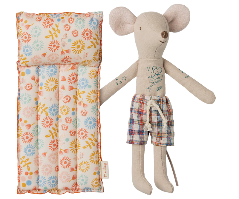 Beach mice, Dad with Air Mattress - Flower