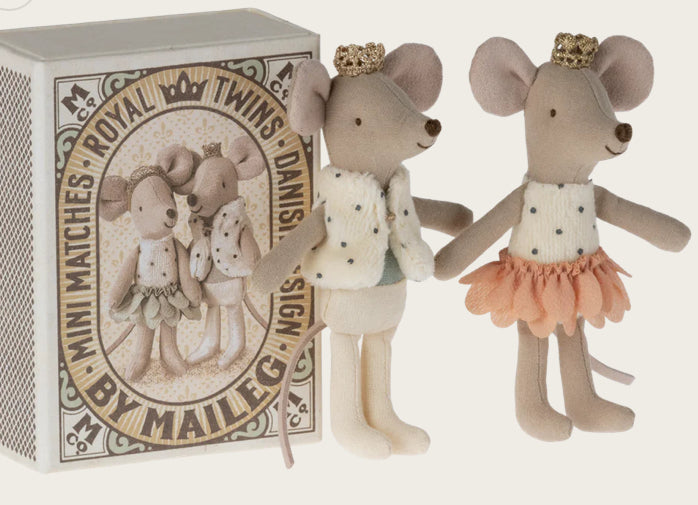 Royal Twins, Little sister and brother in matchbox