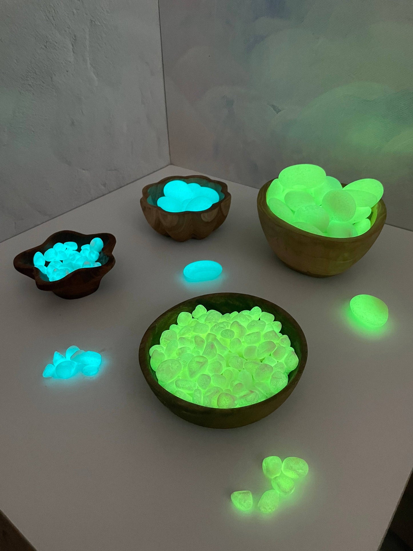 Super Bright Glow Pebbles - Green